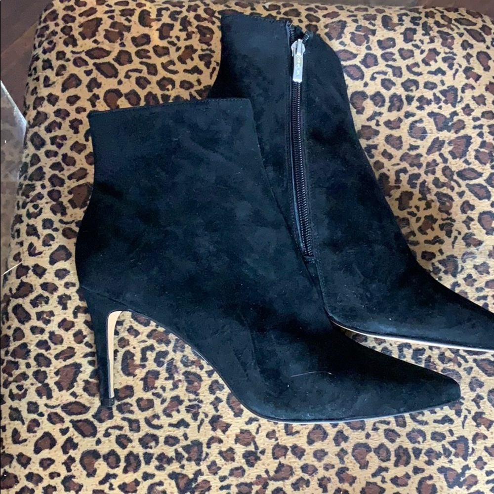 Steve Madden black suede booties